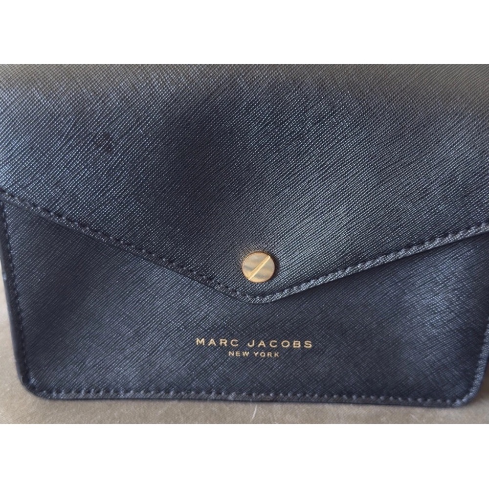 Marc Jacobs New York Black Saffiano Leather Gold Logo 7” Envelope Crossbody Bag - Picture 4 of 9